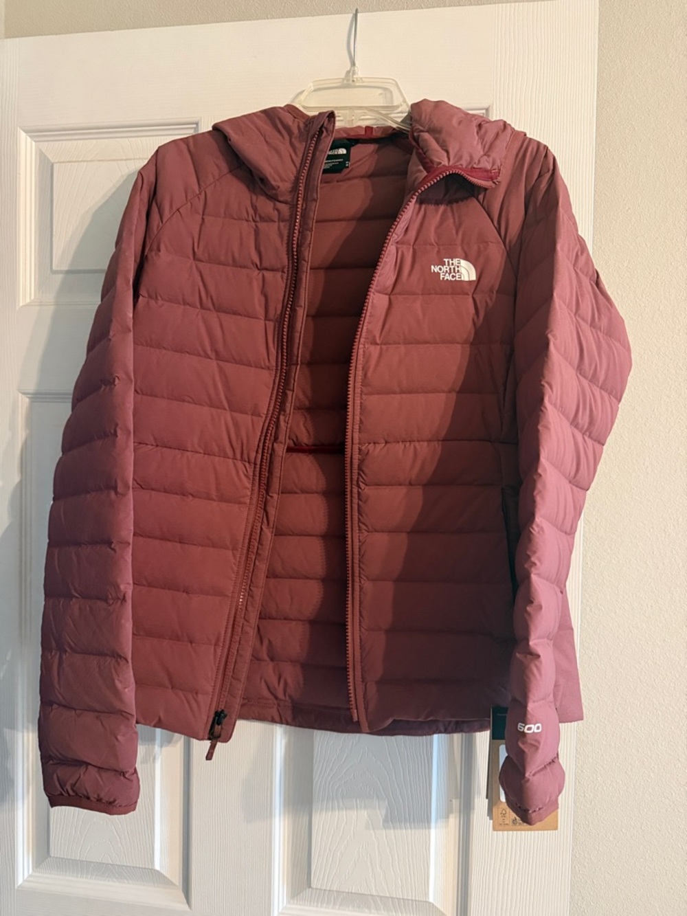NWT: The North Face Women's Puffer Jacket - Wild ginger